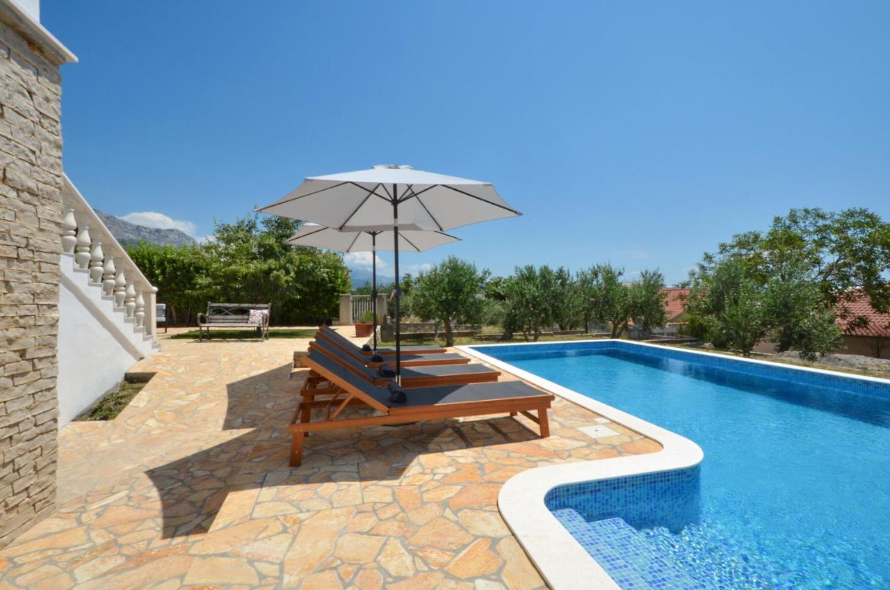 Holiday Home Nevera Каштела Екстер'єр фото