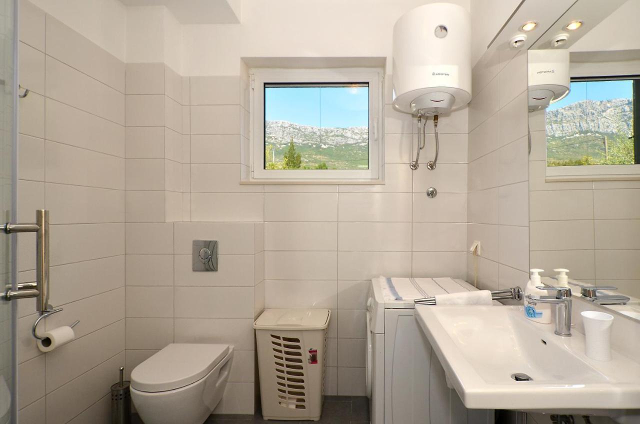 Holiday Home Nevera Каштела Екстер'єр фото