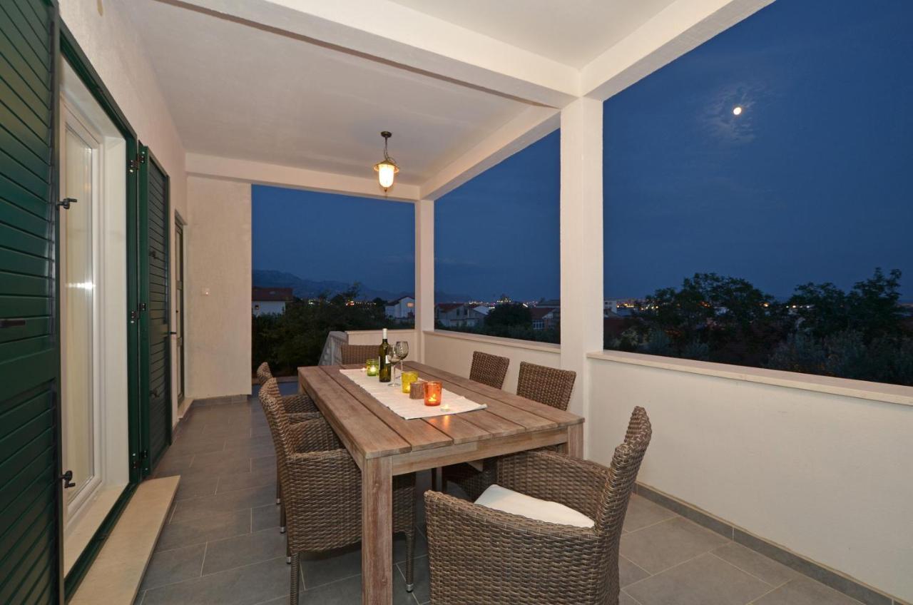 Holiday Home Nevera Каштела Екстер'єр фото